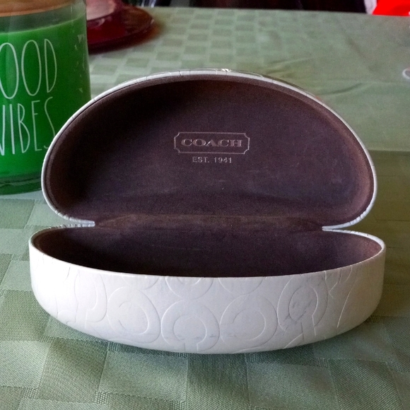 😍COACH Glasses Case - Picture 2 of 4